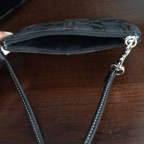 Coach mini wristlet - Picture 4 of 4